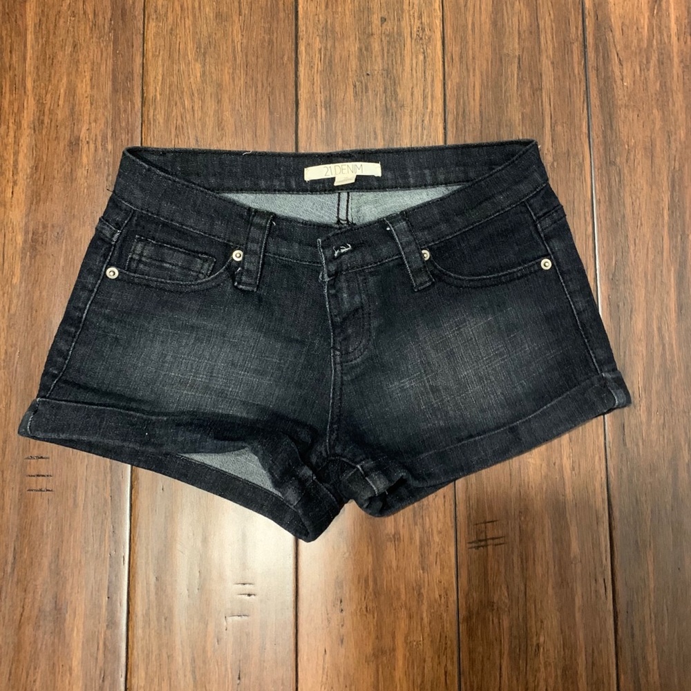 Forever 21 size 25 shorts